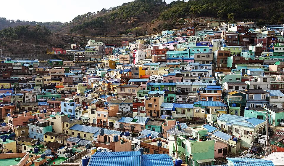 부산 가볼만한 곳 BEST 10! 2026 최신 여행 코스로 떠나는 완벽 가이드 3 부산 가볼만한 곳 감천문화마을 컬러풀 하우스