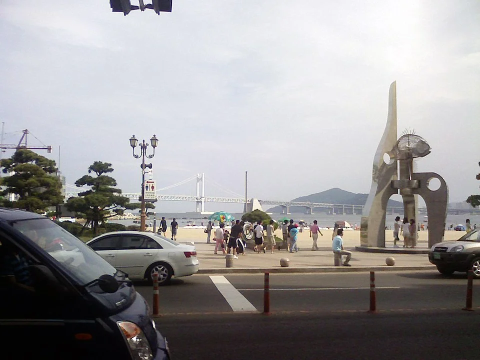 부산 가볼만한 곳 BEST 10! 2026 최신 여행 코스로 떠나는 완벽 가이드 6 부산 광안리 해수욕장 여름 풍경