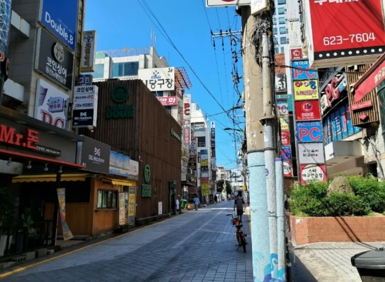 부산 대연동 상가건물 경매 2024타경111249 : 감정가 63억→34% 21억 역세권 대형물건 5 image 2